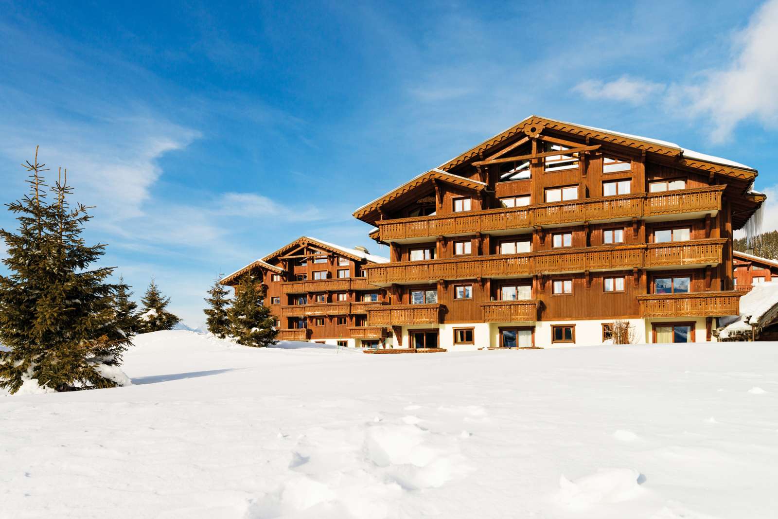 Ski Alpes et Pyrénées avec des remises jusqu'à -40% sur votre hébergement Vacances Lagrange