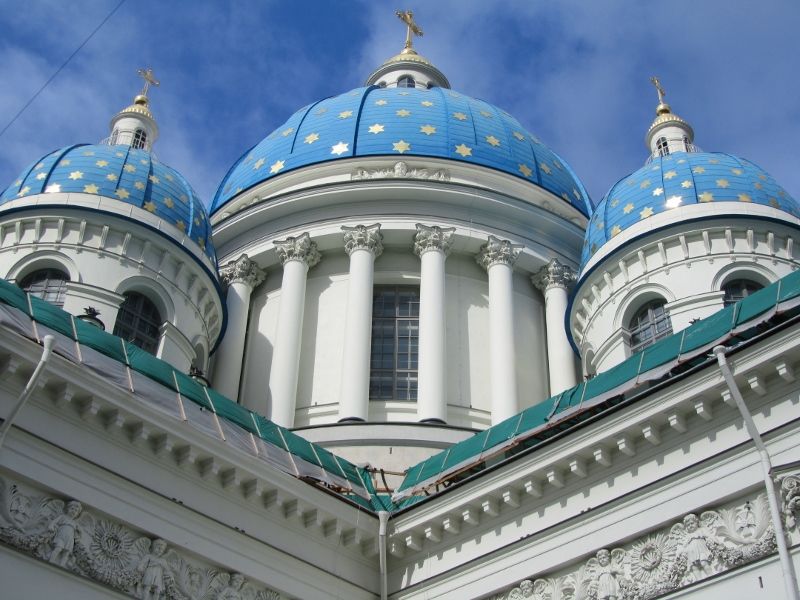 Bienvenue à Saint-Pétersbourg !  Добро пожаловать в Санкт-Петербург !