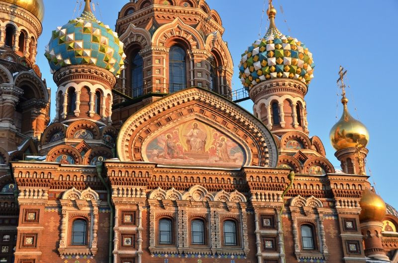 Bienvenue à Saint-Pétersbourg !  Добро пожаловать в Санкт-Петербург !