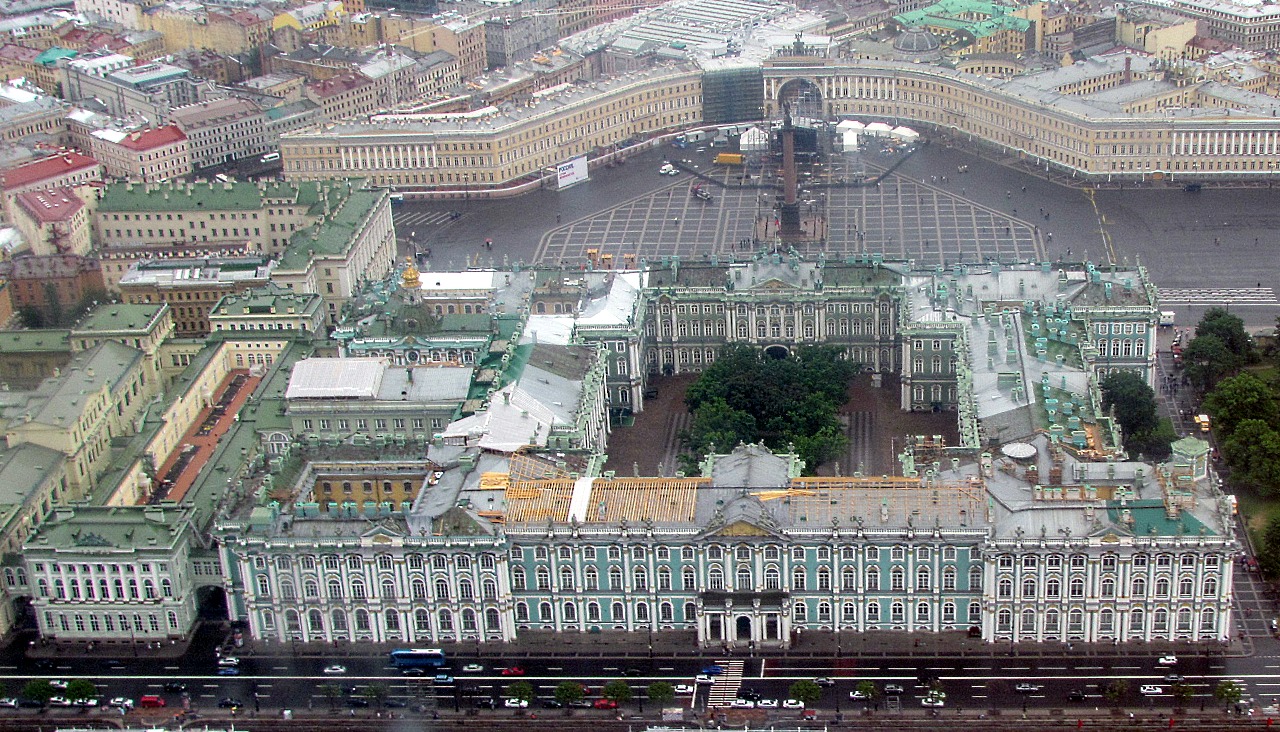 Bienvenue à Saint-Pétersbourg !  Добро пожаловать в Санкт-Петербург !