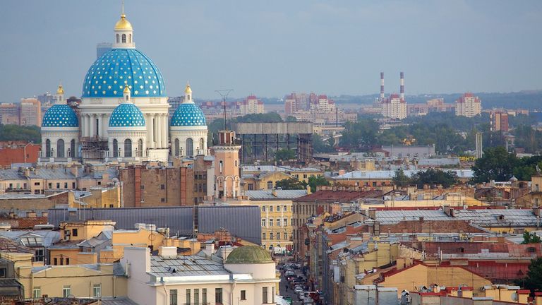 Bienvenue à Saint-Pétersbourg !  Добро пожаловать в Санкт-Петербург !