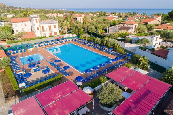 Sicile: 8j/7n en hôtel 3* avec pension complète et vols A/R inclus