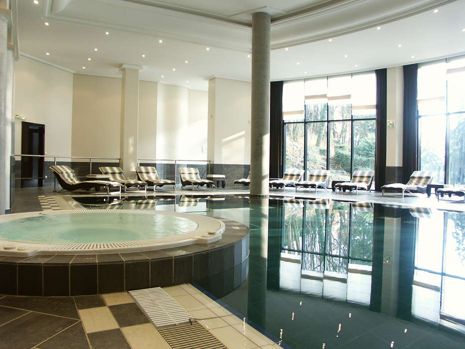 Charbonnières Les Bains, Rhône-Alpes: en hotel 5* avec ccès spa et champagne