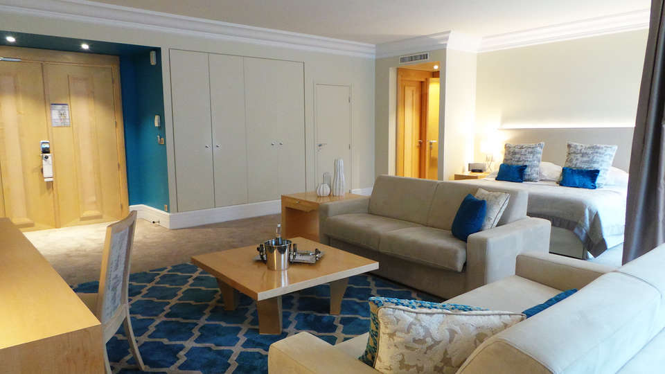 Charbonnières Les Bains, Rhône-Alpes: en hotel 5* avec ccès spa et champagne