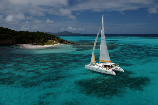 Croisière Grenadines + séjours à Union et Ste Lucie  16J/14N, vols + transferts + catamaran + hôtel + repas